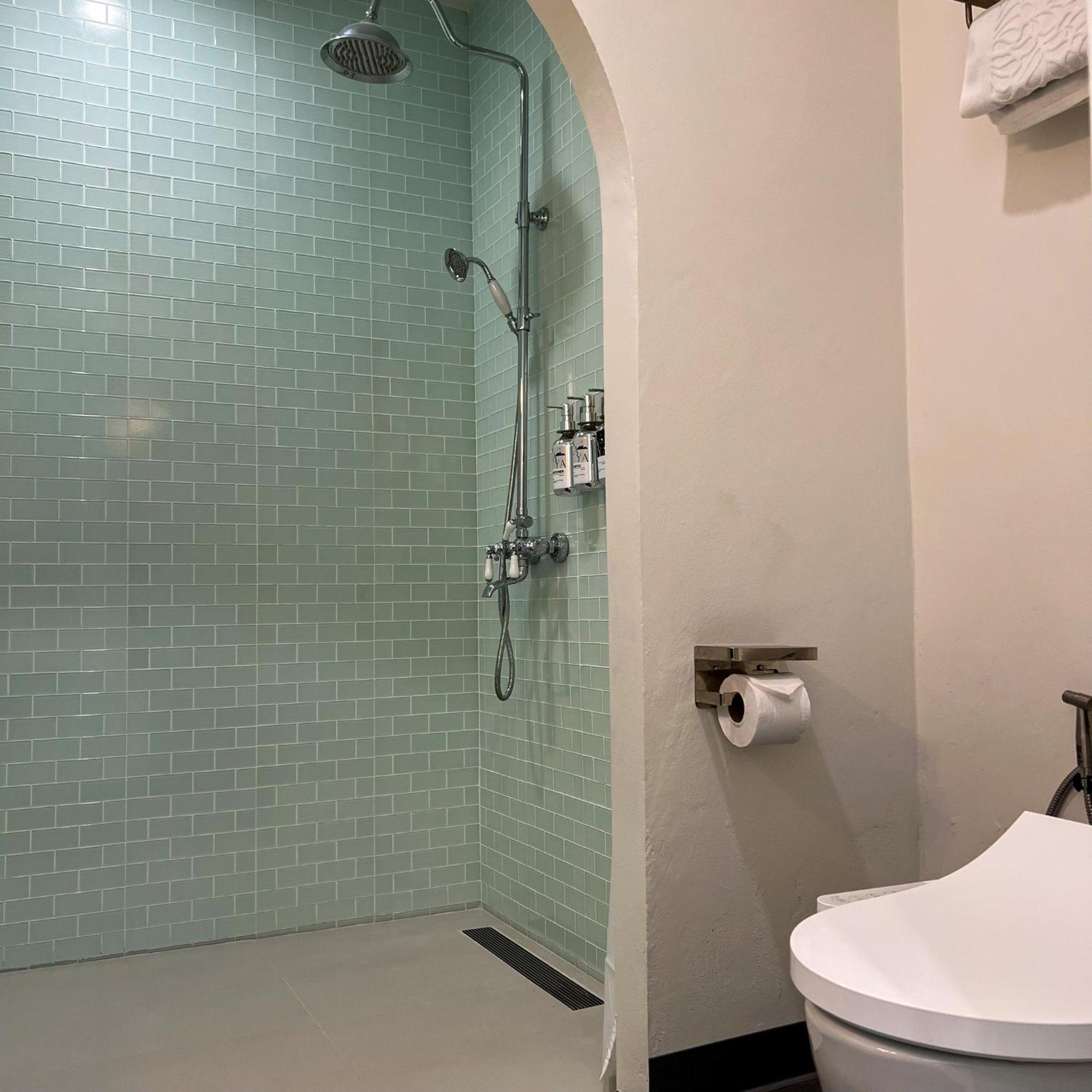 Hotel Inlaya Ratchaburi Esterno foto