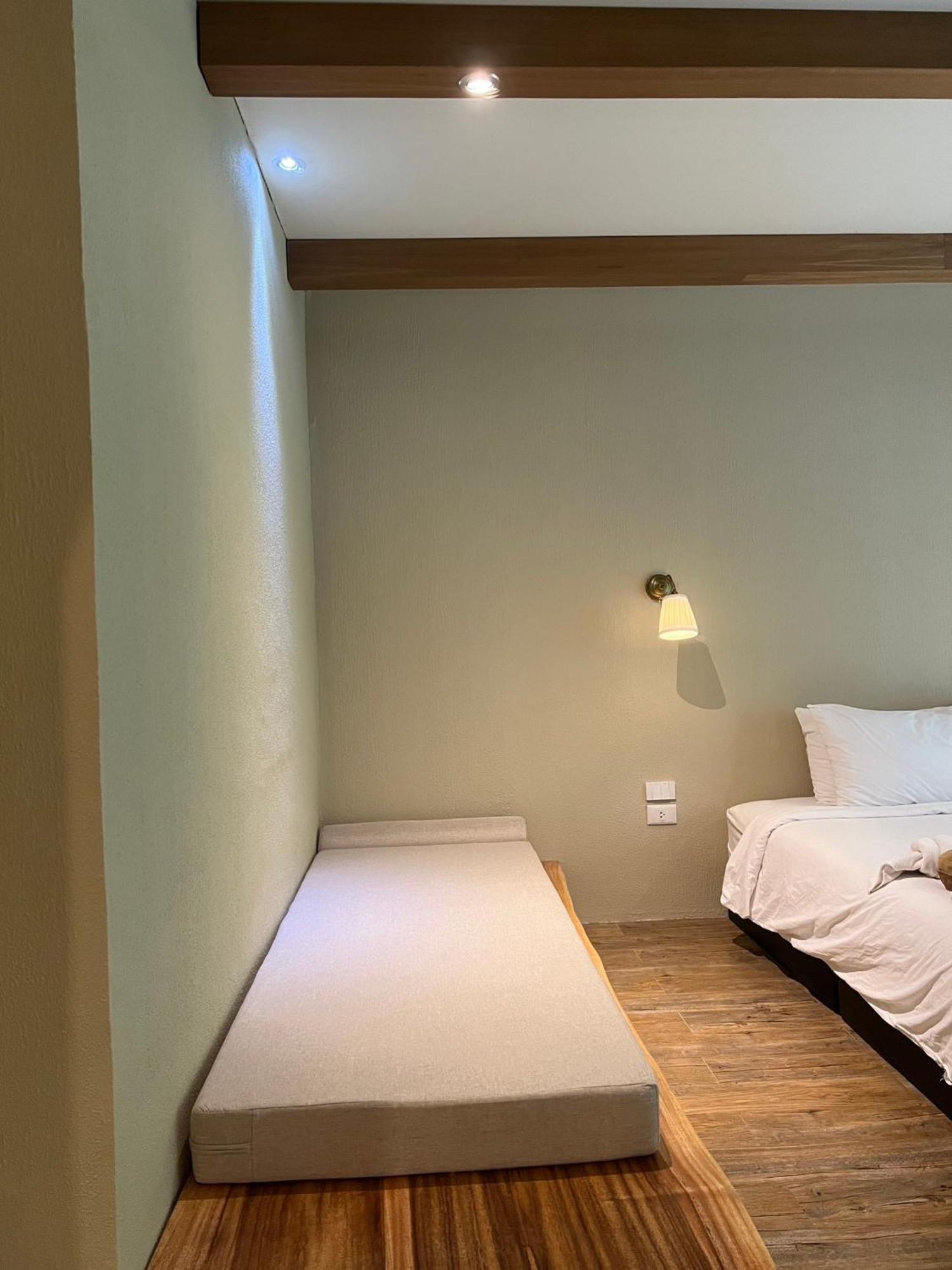 Hotel Inlaya Ratchaburi Esterno foto