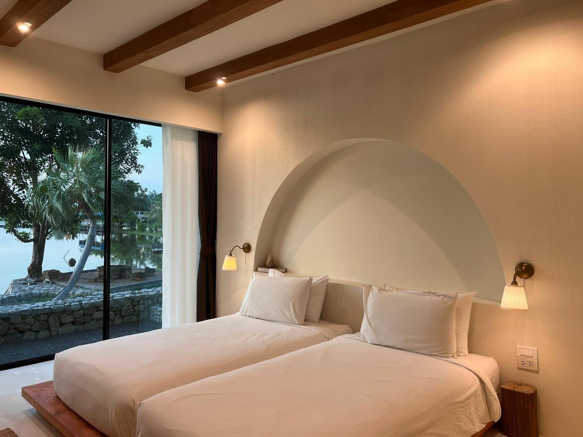 Hotel Inlaya Ratchaburi Esterno foto
