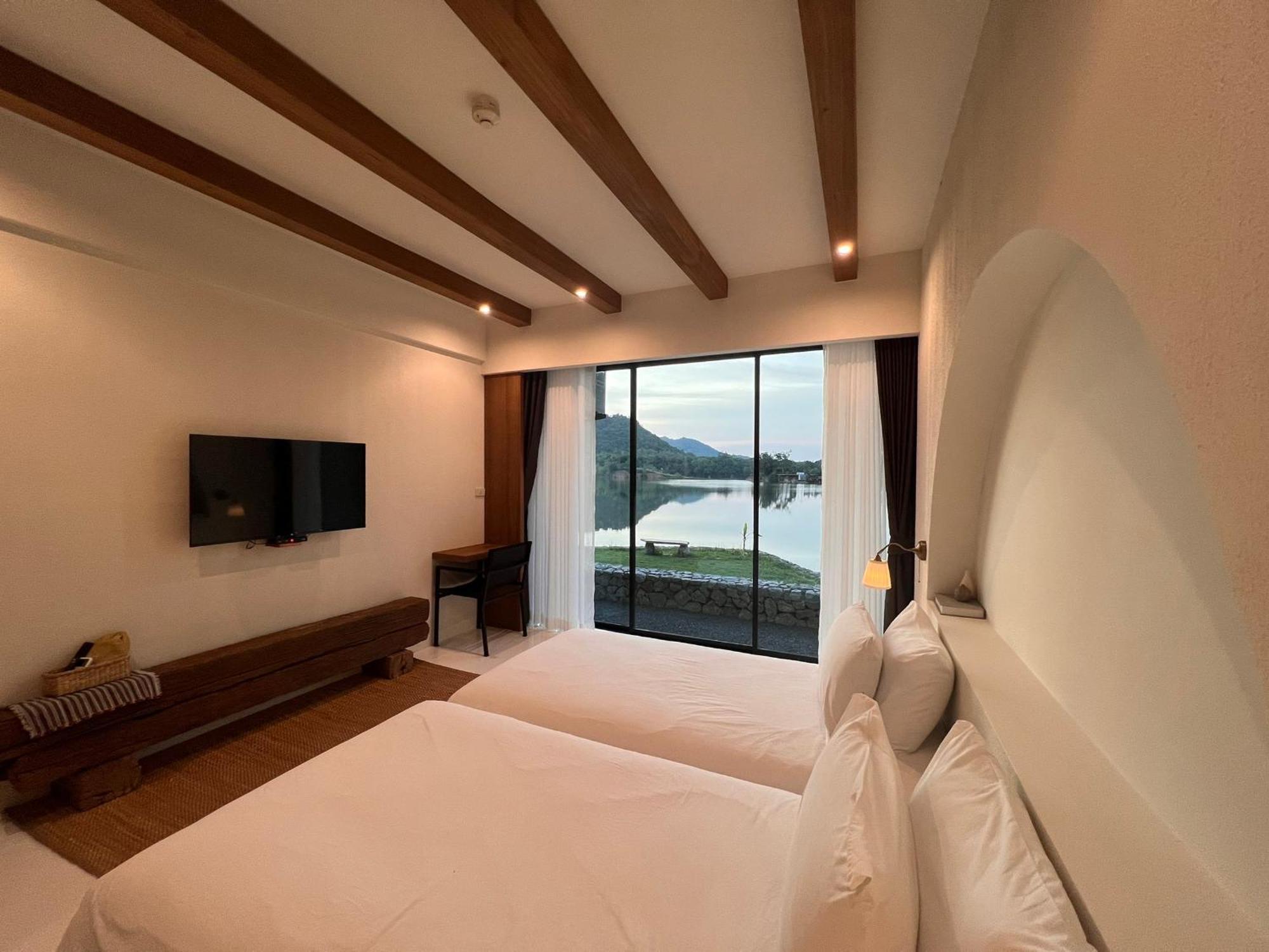 Hotel Inlaya Ratchaburi Esterno foto
