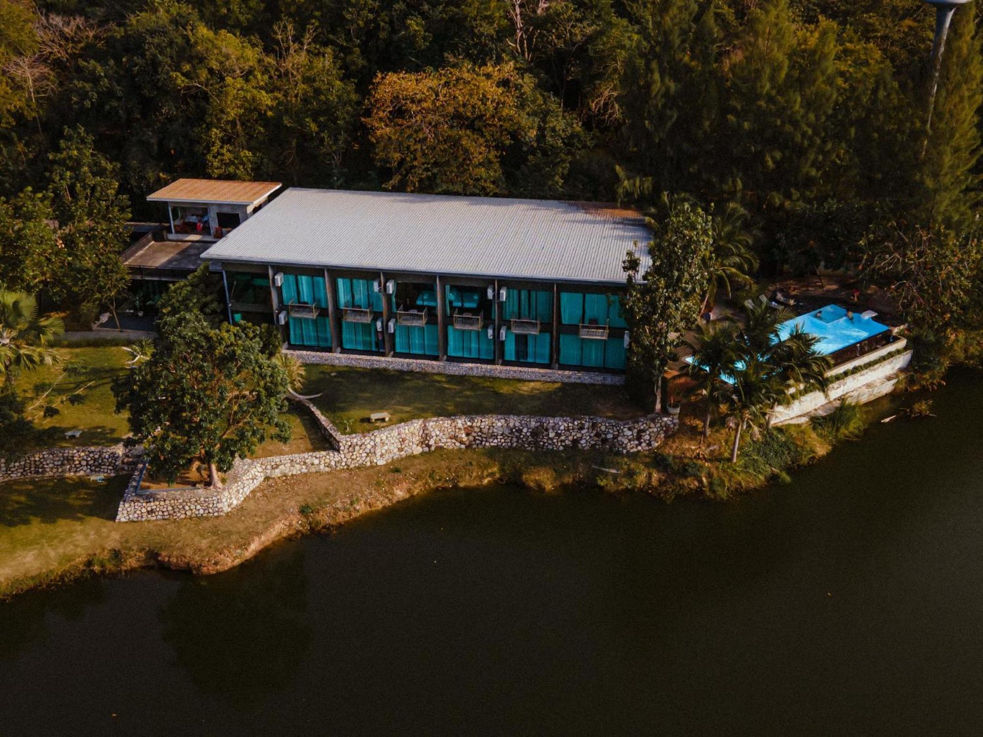 Hotel Inlaya Ratchaburi Esterno foto