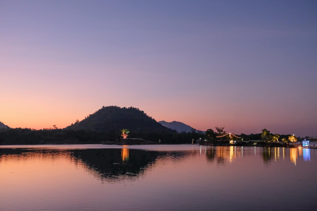 Hotel Inlaya Ratchaburi Esterno foto